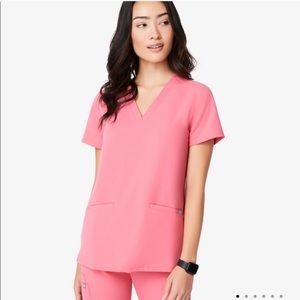 ✨ FIGS NEON PINK SCRUB SET ✨
